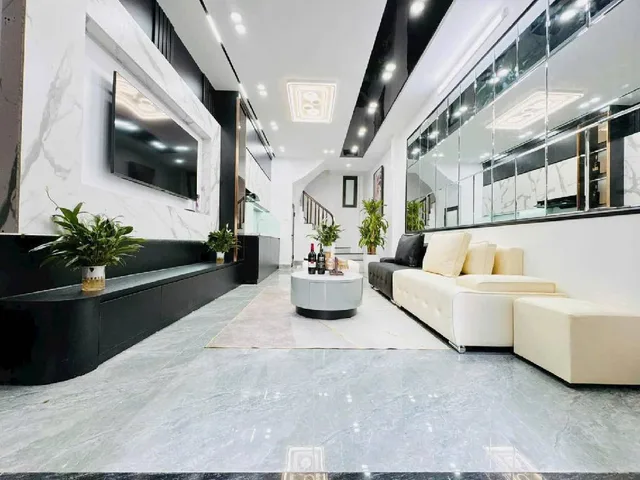 🔥Bán Nhà Đẹp Khương Trung, 15m Ra Ôtô Tránh, Ngõ Thông, Full Nội Thất, DT 35m2, 4 Tầng