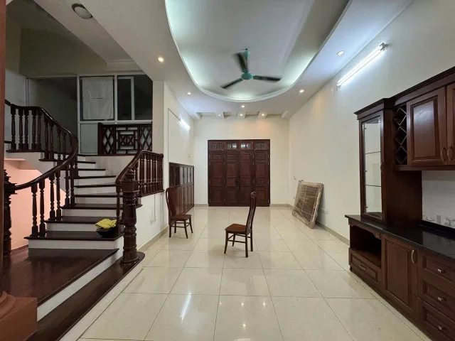 Cho thuê Biệt Thự Sân Vườn 130M² 4 Tầng 5 Ngủ / tại Đường Hàm Nghi - Mỹ Đình 2 / Nội Thất CB/ Gara Ô Tô/ Ở - Văn Phòng - Công Ty