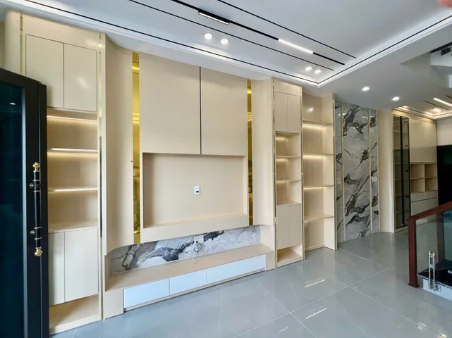 4KT69 NHÀ ĐẸP LUNG LINH 3 TẦNG NGAY CHỢ THỤY HƯƠNG KIẾN THỤY - FULL NỘI THẤT - Ô TÔ 7 CHỖ ĐỖ TRONG SÂN - ZÁ HƠN 2 TỶ XX