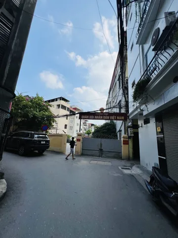 Căn hiếm phố Hoàng Văn Thái, lô góc 2 mt đường ô tô, đối diện doanh trại quân đội, 43m2, 16 tỷ