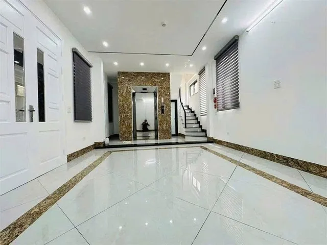 Cho thuê Nhà Ngõ 81  Trung Kính 40M² 6 Tầng Thang Máy 3 Ngủ - Nội Thất CB - Giá Thuê 25tr