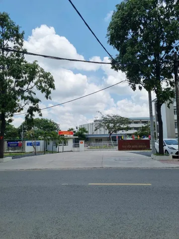 Bán Nhà Cấp 4, DT 4M2 x 19, Đường nhựa 8M, Khu Dân Cư, Phường Quang Vinh.