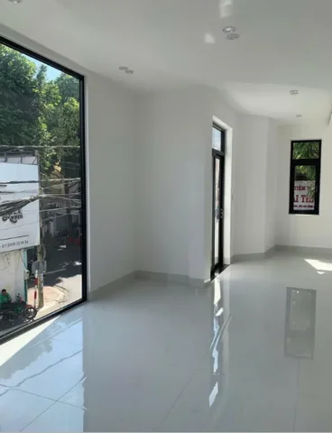 🔥 CHO THUÊ NHÀ 1 TRỆT 1 LẦU GÓC 2 MẶT TIỀN NGUYỄN VĂN TRỖI – MỚI XÂY 100% CÓ THANG MÁY – SẴN CỬA KÍNH CỬA CUỐN GIÁ 35 TRIỆU 🔥