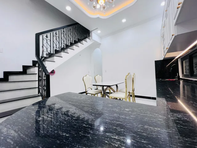 Nhà trệt lầu hẻm xe 7 chỗ gần đường Trần Văn Hiển gần Phạm Hùng phường Trung An