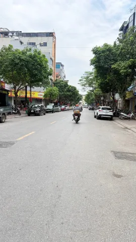BÁN ĐẤT MẶT PHỐ LONG BIÊN 220M2- MT 9M- NGAY CẦU VĨNH TUY- 58 TỶ