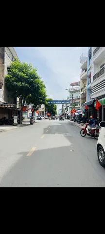 BÁN NHÀ LẠC LONG QUÂN QUẬN 11 105M2 3 MẶT TIỀN 5PN 9.3 TỶ