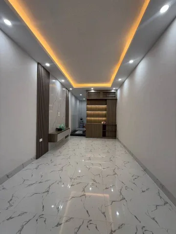 NHÀ ĐẸP THANG MÁY - Ô TÔ ĐỖ CỬA - CÁCH PHỐ VÀI BƯỚC CHÂN | KHU VỰC TRUNG TÂM