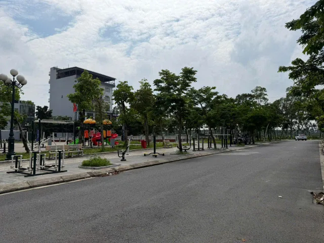 Bán đất thôn Nhuế, Kim Chung, Đông Anh 101m², đường ô tô tránh 6m, view hồ điều hòa
