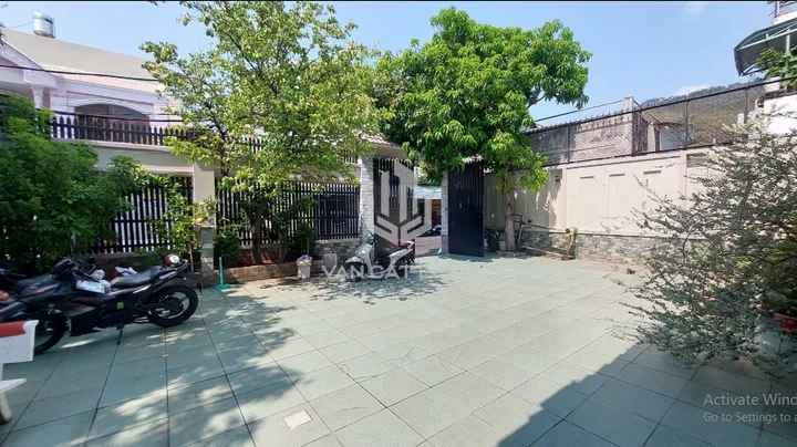 🔥 SIÊU PHẨM SÂN VƯỜN MẶT TIỀN HÙNG VƯƠNG (P.4) – NGANG KHỦNG 14M RỘNG 434M² – SẴN NHÀ Ở, LÝ TƯỞNG LÀM CAFE/NHÀ HÀNG GIÁ 35 TRIỆU 🔥