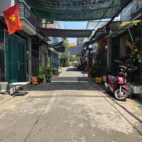🏡 NHÀ 2 TẦNG BTCT KIÊN CỐ – GẦN CHỢ PHẠM ĐĂNG GIẢNG – HẺM XE HƠI TRÁNH