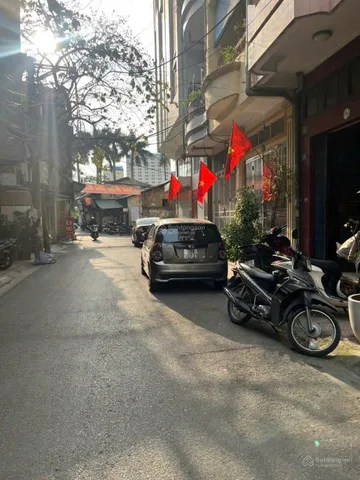 Cho thuê Nhà NGÕ Ô TÔ , LÀM CHDV Trần Cũng, Cầu Giấy 60M x 3T (6 phòng) giá 15 triệu