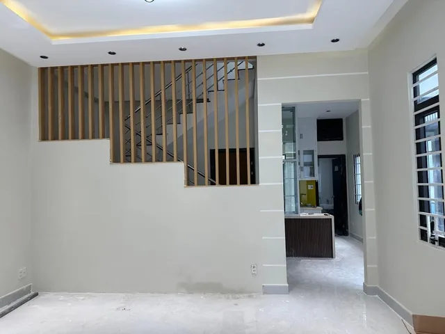 BÁN NHÀ 3 TẦNG 2 MẶT KIỆT Ô TÔ ĐẬU TRƯỚC NHÀ - ĐOẠN ĐẸP NHẤT HÀ HUY TẬP - TIỆN ÍCH BAO LA - GIÁ 6.X TỶ
