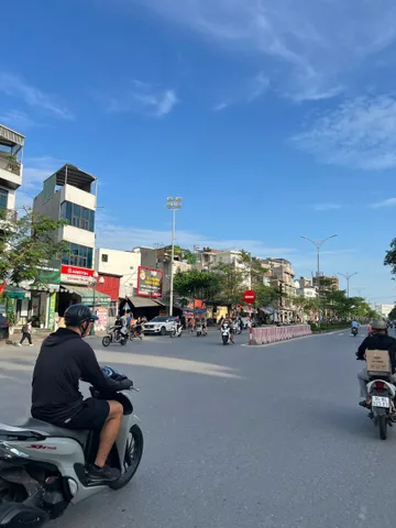 Bán đất mặt đường Hồ Sen vị trí đẹp gần ngã ba Thích Trí Hải, 60m² giá 12,99 tỷ