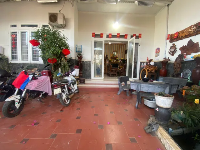 Bán Nhà riêng 180m² thổ cư 60m² giá 5.6 tỷ tại Đường Xã Cư Êbur Phường Buôn Ma Thuột Đắk Lắk