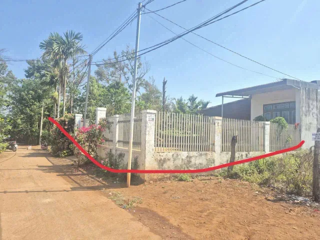 BÀN ĐẤT TẶNG NHÀ CẤP 4 CÒN SỬ DỤNG TỐT BUÔN JU - TÂN AN
