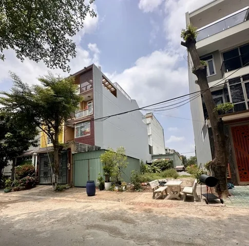 BÁN ĐẤT ĐỐI DIỆN THE GLOBAL CITY, PHƯỚC LONG B, QUẬN 9 - DT 125M2 - ĐẤT NỀN 5X25M - GIÁ 17.4 TỶ