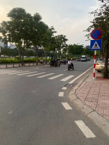 NHÀ LONG BIÊN 17 TỶ – BÁT KHỐI | NGÕ THÔNG Ô TÔ TRÁNH – VỊ TRÍ ĐẮC ĐỊA KẾT NỐI NHANH VÀO TRUNG TÂM