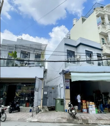 BÁN NHÀ MẶT TIỀN SÁT VÀNH ĐAI 2, PHƯỚC LONG B, QUẬN 9 - DT 815M2 - NGANG 15M CÓ 30 PHÒNG TRỌ THU 155TR - GIÁ 85 TỶ