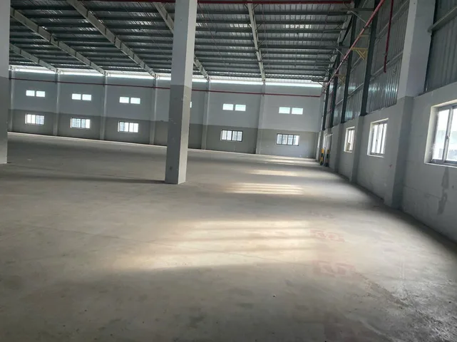 Nhà kho logistics có dock công 2000m2, 3000m2, 4000m2, 7000m2, tại Bình Chiểu Thủ Đức. cho thuê hết hoặc thuê lẻ 2000m2 cũng được