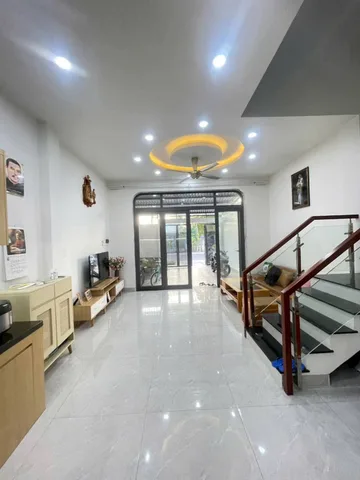 Bán nhà mới 5*20m lầu trệt. Mặt tiền nhựa Tân Hiệp. Hocmon