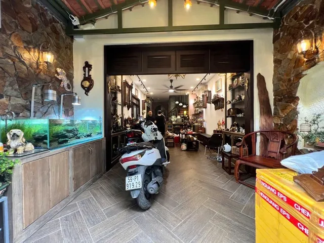 BÁN NHÀ ĐẸP - NGAY NGUYỄN VĂN TRỖI - 72M2, 5 TẦNG CÓ THANG MÁY, HXH NGỦ NHÀ - HƠN 21T