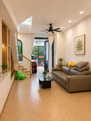 Bán Nhà Đẹp Long Trường TĐ 56m2 Full Nội Thất Gara Ô Tô Giá 5.X Tỷ