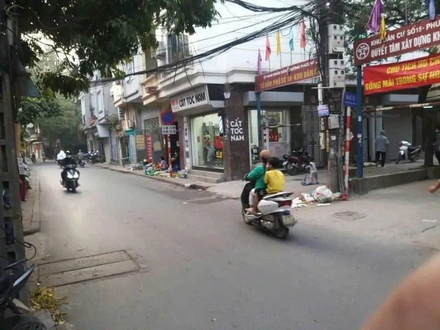 Cho thuê nhà MP Nguyễn Văn Trỗi, Thanh Xuân 40M.x 3 tầng giá 15 triệu KD TỐT