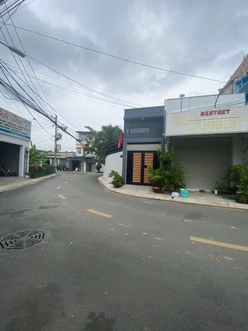 Bán Đất thổ cư có 9 phòng trọ giá tốt 
Đường số 8 . Gần chợ Long Phước