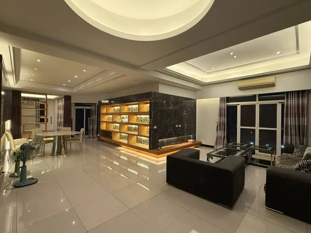Bán Gấp Căn Hộ The Flemington Quận 11 - 127m², 3PN Rộng Hiếm - Pháp Lý Chuẩn - Giá Chỉ 9.6 Tỷ
