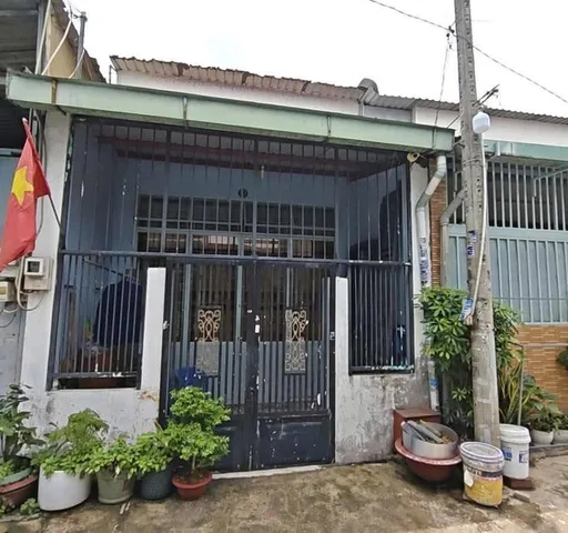 Chuyển ra Bắc ở cần bán Căn nhà gần chợ Hưng Long