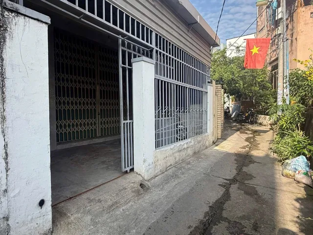 Bán Nhà riêng 72m² 🏡 NHÀ HẺM ĐỒNG NAI – TRUNG TÂM ĐÔNG ĐÚC – GIÁ TỐT ĐẦU TƯ 💰

📍 Vị trí đắc địa: Hẻm 62 đường Đồng Nai – ngay khu trung tâm, tiện ích bao quanh, đi đâu cũng thuận tiện 🚗