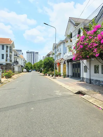 BÁN BIỆT THỰ ĐƯỜNG LIÊN PHƯỜNG, QUẬN 9 - DT 180M2 - 3 TẦNG NGANG 10M ĐẸP - LIỀN KỀ THE GLOBAL CITY - GIÁ 29 TỶ