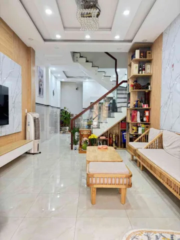 Bán Nhà 3 tầng Linh Đông Đg xe tải nhà đẹp full nội thất chỉ 6.5ti