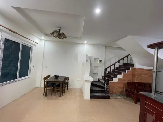Cho thuê Nhà ngõ 132 Quan Hoa, Cầu Giấy 45M*5 tầng(5 ngủ) giá 20 triệu