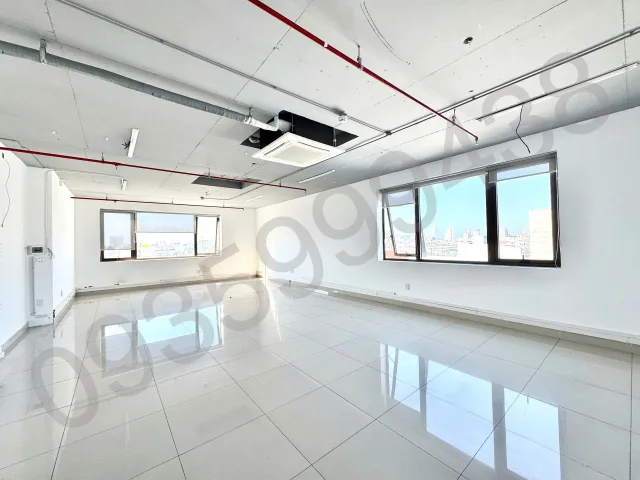 CHO THUÊ VĂN PHÒNG 60 M GIÁ CHỈ 260K/M2, TUYẾN ĐƯỜNG LỚN, LH: 0935 999 438