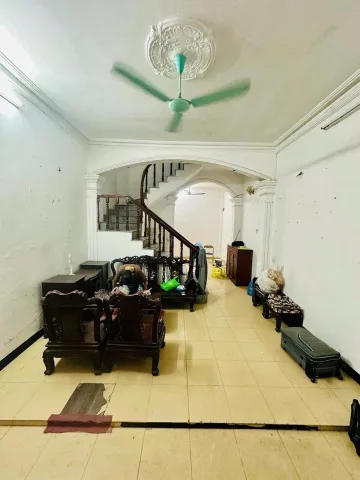 Bán nhà Lê Trọng Tấn - Thanh Xuân – Giá 16 tỷ – DT 50m² x 4 tầng – MT 4.5m – Phân lô cán bộ, Ô tô đỗ cửa, Sổ đỏ chính chủ, đặc biệt không dính quy hoạch