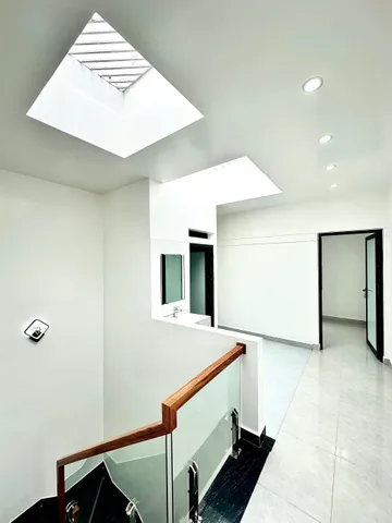 Chính chủ nhờ bán ngôi nhà lô góc ba mặt thoáng mới xây, Phương Lưu- Đông Hải 1