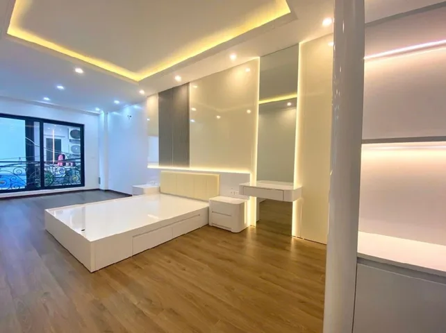 Bán nhà Trần Quốc Vượng, Cầu Giấy - 7 tầng - thang máy - ngõ nông, rộng