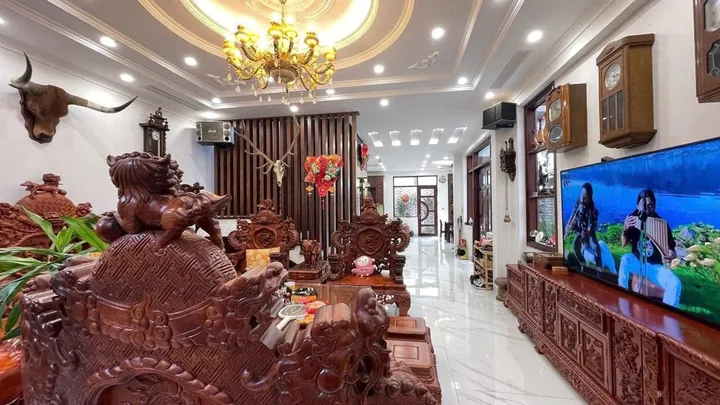 Biệt thự 180m² ,Thang máy,nội thất nhập sang xịn