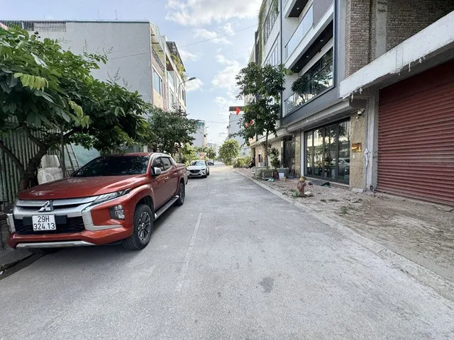 Bán đất tái định cư Trâu Quỳ 32,7m2, đường 12m thông phố Thành Trung, sát Vinhomes Gia Lâm