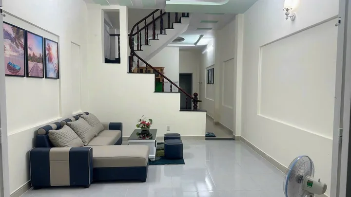 Chủ cần bán gấp nhà để về quê, giá 2.3 tỷ tại Phường Phước Long, TP. Hồ Chí Minh