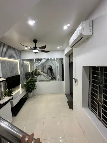 NHÀ ĐẸP Ô ĐỒNG LẦM BƯỚC RA HỒ LỘNG GIÓ - KHÔNG GIAN SỐNG LÝ TƯỞNG - 24M2 4 TẦNG - GIÁ NHỈNH 4 TỶ
