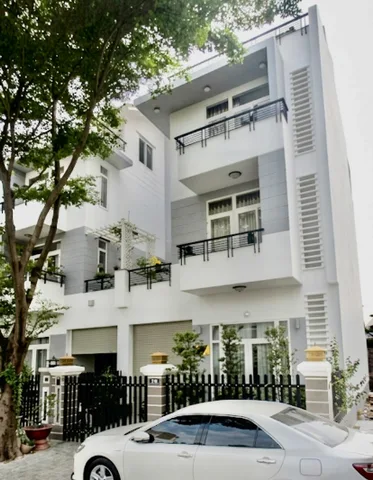 BÁN NHÀ KDC GIA HOÀ, QUẬN 9 - 4 TẦNG - NGANG 7M - VIEW CÔNG VIÊN - DT 135M2 - GIÁ 21 TỶ