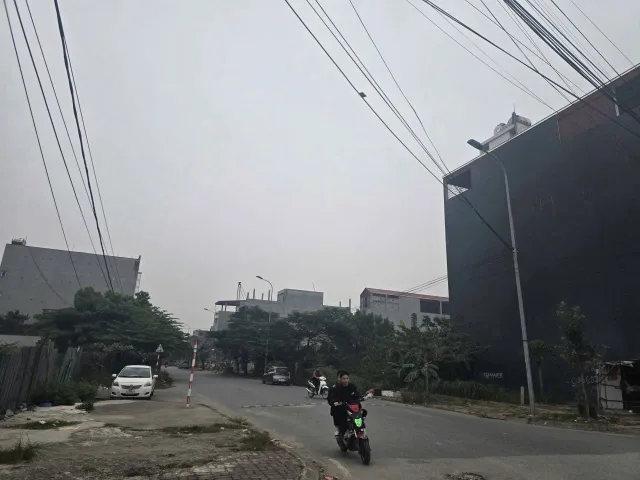 Bán đất lô góc chu mẫu 2 mặt đường tam giang. Kinh doanh tốt. Diện tích 93m mặt tiền 5.4m hướng tây & bắc. Phường nam sơn tỉnh bắc ninh