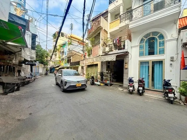 Bán nhà 5 tầng Mặt Tiền Phú Nhuận, kinh doanh đỉnh, đường 8m - chỉ 9.2 tỷ