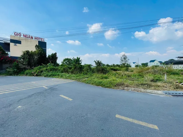 Bán đất góc 2 mặt tiền quốc lộ 22 Củ Chi gần Hóc Môn, sổ hồng hỗ trợ vay 3 bên