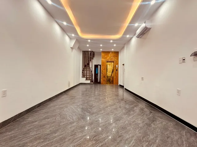 Bán Nhà riêng phố Thái Hà 34m² thổ cư 34m² giá 16.8 tỷ tại Phường Đống Đa Hà Nội