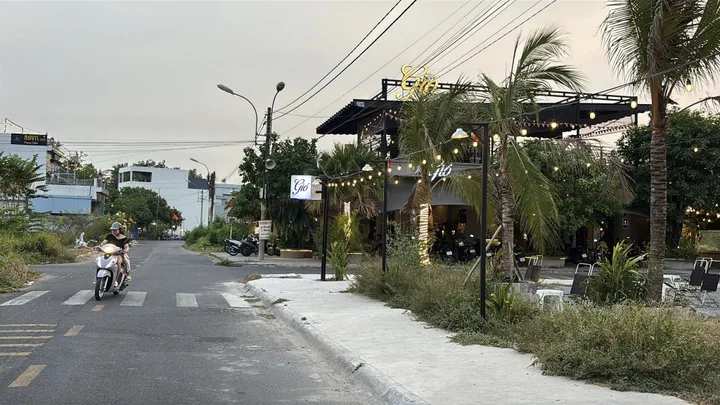 Bán đất góc 2 mặt tiền quốc lộ 22 Củ Chi gần Vinhomes Hóc Môn, sổ hồng hỗ trợ vay 3 bên