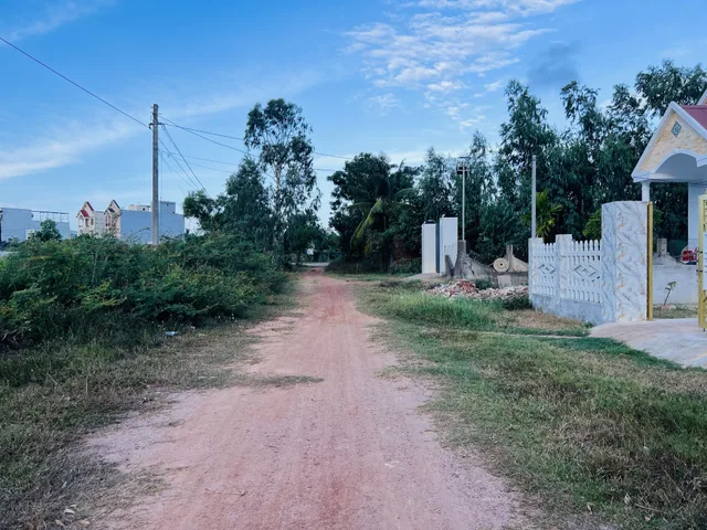 VIEW TRỰC DIỆN BÀU HỒ TUYỆT ĐẸP, ĐƯỜNG XE TẢI QUAY ĐẦU, NGAY VÕ NGUYÊN GIÁP, 220M2, GIÁ CHỈ 8XXTR