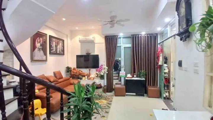 Bán nhà Đại Từ – Giá 8.4 tỷ – DT 30m² x 5 tầng – MT 6.5m – Lô góc 2 mặt thoáng